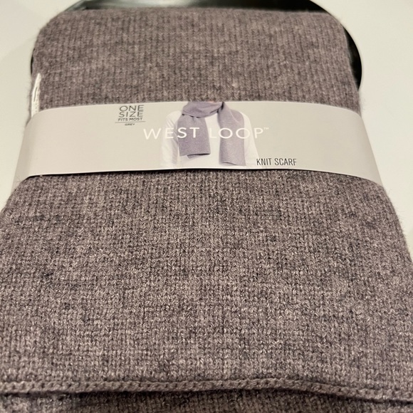 West Loop Knit Scarf - Picture 3 of 4